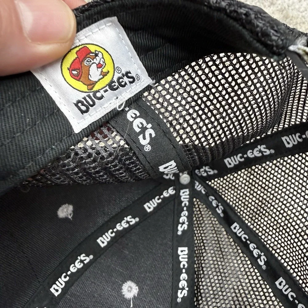 Buc-ee's bucees est. 1982 hat cap mens snapback trucker black/gray